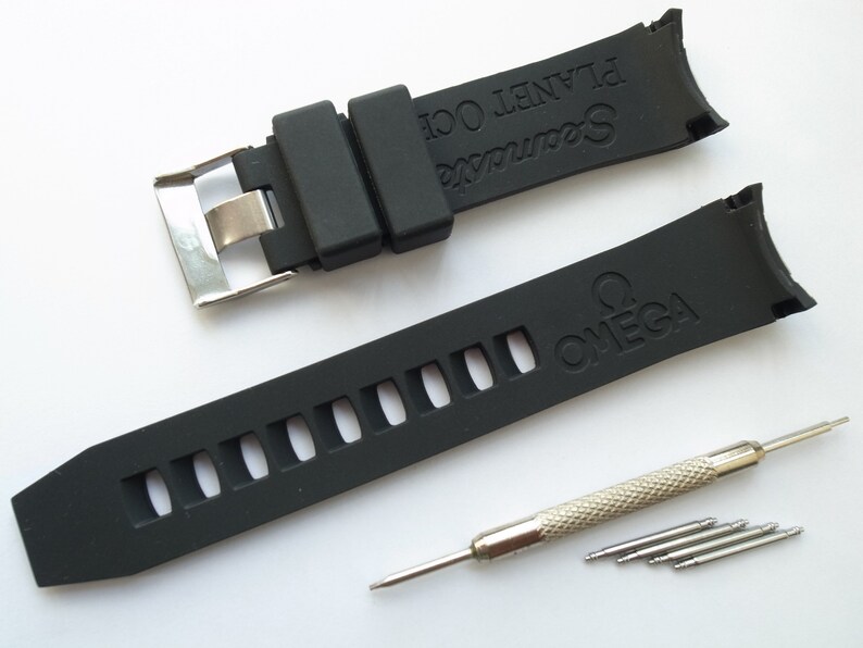 omega speedmaster silicone strap
