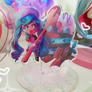 10cm Holographic Patisserie Miku Standee