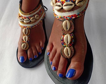 EN VENTE : sandales en perles/sandales en cuir pour femmes/sandales en perles africaines/sandales pour femmes/sandales en cuir pour femmes/sandales d'été/cadeau pour la fête des mères.