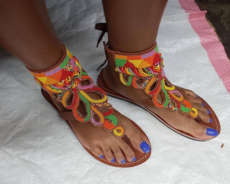 Gladiadores Sandalias hechas a mano Zapatos Zapatos para mujer Sandalias Sandalias en T Sandalias de playa Regalo de cumpleaños Sandalias de cuero Sandalias de cuentas Sandalias de mujer Sandalias Masai Sandalias femeninas 