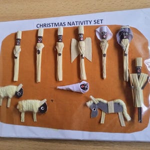 Ręcznie robiony zestaw kartek świątecznych z motywem Narodzenia Pańskiego/Religijne kartki świąteczne/Chrześcijańskie kartki okolicznościowe/Unikalna sztuka szopki/Duchowe artykuły papiernicze z motywem Bożego Narodzenia