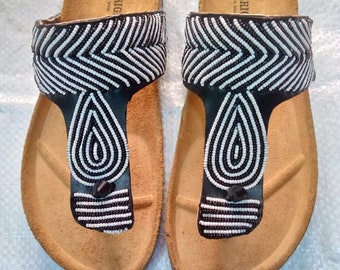 EN VENTE : sandales en perles/sandales en cuir pour femmes/sandales en perles africaines/sandales pour femmes/sandales en cuir pour femmes/sandales d'été/cadeau pour la fête des mères.