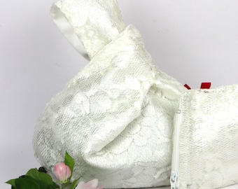 White Japanese knot lace bag with case, elegant fabric Knot bag for ceremonies, gift for a friend