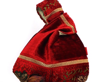 Bag with Japanese knot made of red damask fabric, women's wrist clutch for ceremonies