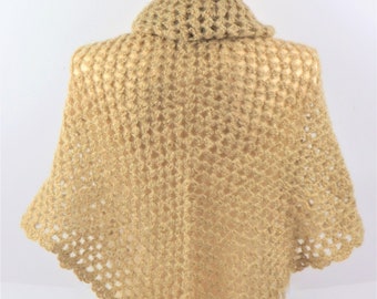 Crochet baktus Beige - Crochet scarf triangular - Ecru triangular shawl - Boho Neck warmer wool scarf - Large soft wool shawl