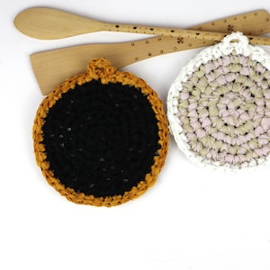 Handmade pot holder - Crochet pot holder - Eco-friendly pot holder - Ecological kitchen pot holder - Gift idea - Pot holder made in Italy