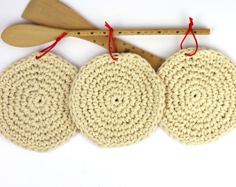 Set of Three handmade Pot holders - Crochet Pot Holders - Natural Ecru Cotton Pot Holders - Round pot holders - Gift idea made in Italy