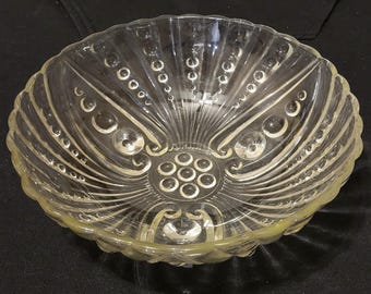 Glass Bowl Pearl & Swirl Pattern Vintage Serving Fruit Bowl Bubble Footed Clear Glass Ribbed Bowl Beaded Decor Oyster Shape