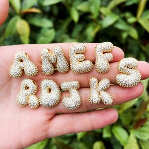 Colgante con inicial de lujo, Colgante con letra gruesa personalizada chapada en oro de 18 quilates, Collar con letra del alfabeto pavimentada con circonitas cúbicas, Regalo para ella
