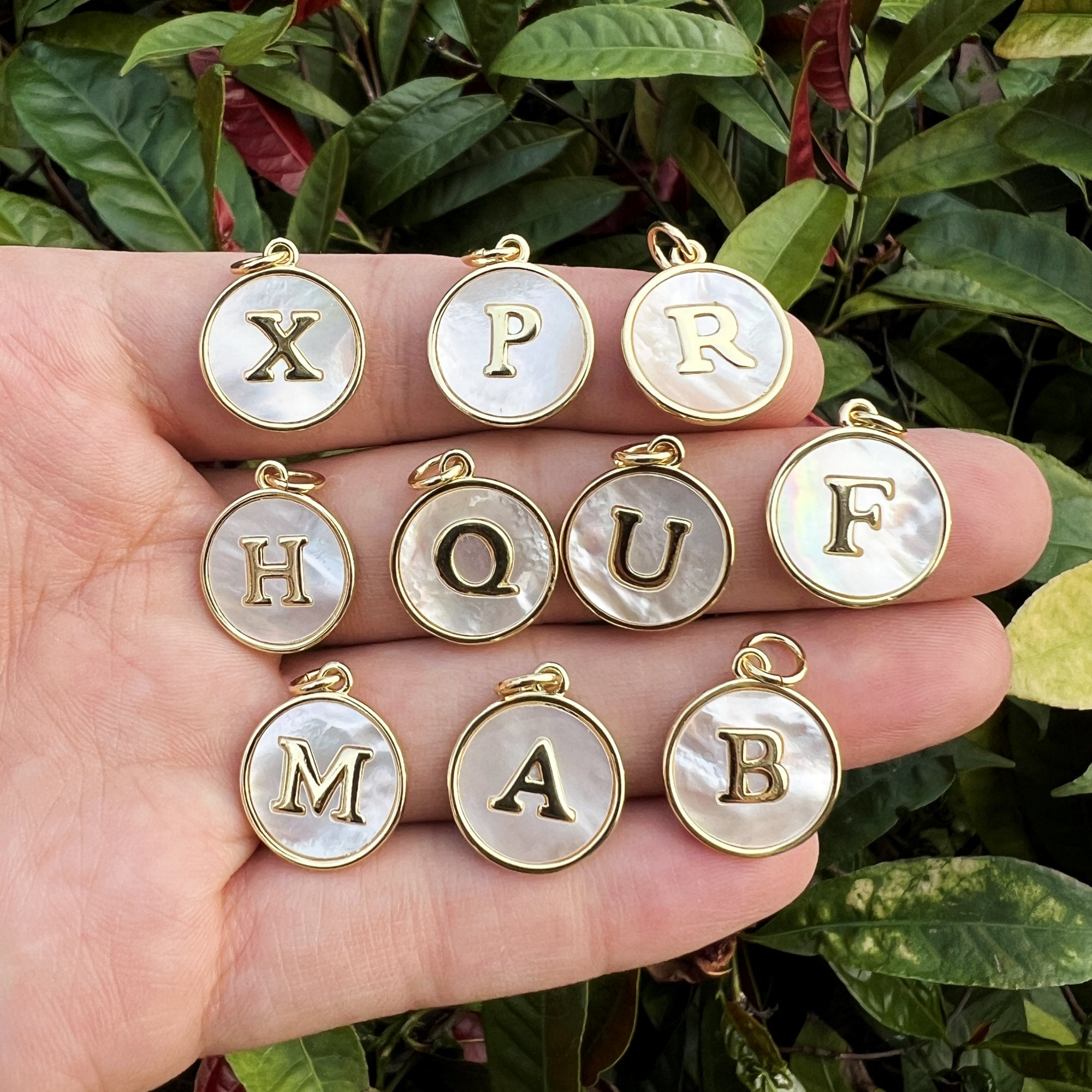 18K Gold Filled Personalized Simple Round White Shell Letter Pendant,Luxury Initial Charms,Alphabet Letter Pendant,Gift For Her