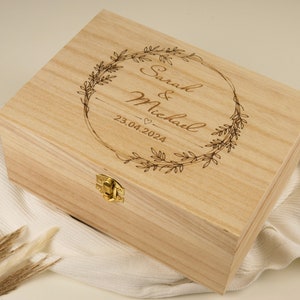 Erinnerungskiste aus Holz, Geschenkbox zur Hochzeit, Hochzeitsgeschenk, Perfekt zur Hochzeit, Verlobung