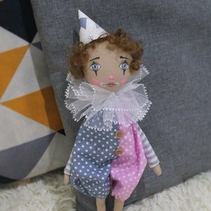 La bambola Clown, bambola Clown Decorazione per la cameretta dei bambini Bambola Arlecchino fatta a mano, Bambola di pezza Clown, Collezione «Vintage Circus» Bambola Pierrot Clown da collezione