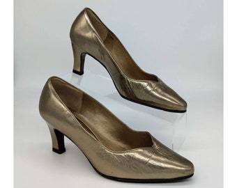Vintage 90s - Gold Saxone Gaby Court Shoes - Leather - Almond Toe - Low Heel - Deep V Vamp - Size 2 - Euro Size 35