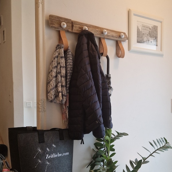 Garderobe aus Treibholz mit 4 Haken und Lederschlaufen - als Handtuchhalter, Hakenleiste, Küchenleiste, Wandhalterung
