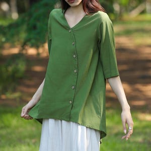 Women cotton linen tops, V neck tops, short sleeved blouses, Spring blouses, Loose fit shirts, Asymmetrical tops, Plus Size clothing F740
