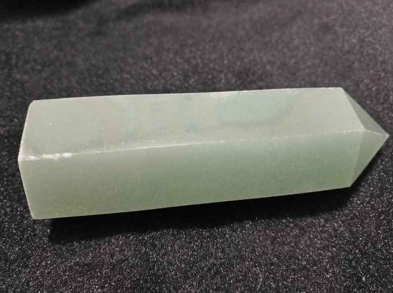 High Qualityl Green Aventurine Point Crystal Balance Meditation Stone for gifts