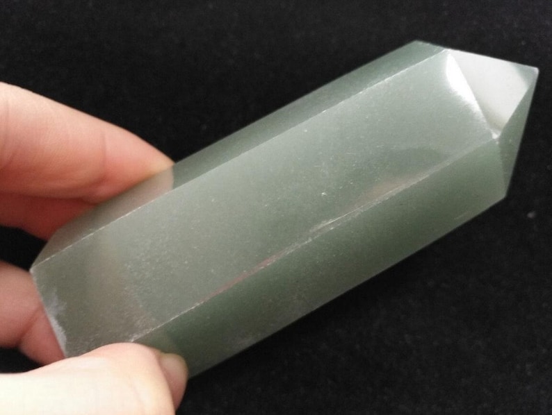 High Qualityl Green Aventurine Point Crystal Balance Meditation Stone for gifts