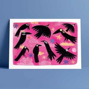 Pájaros negros en un cielo rosa, impresión artística giclée A4