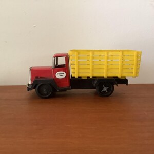 Caminhão de fricção Pioneer Farm Stake Sided da Bandai