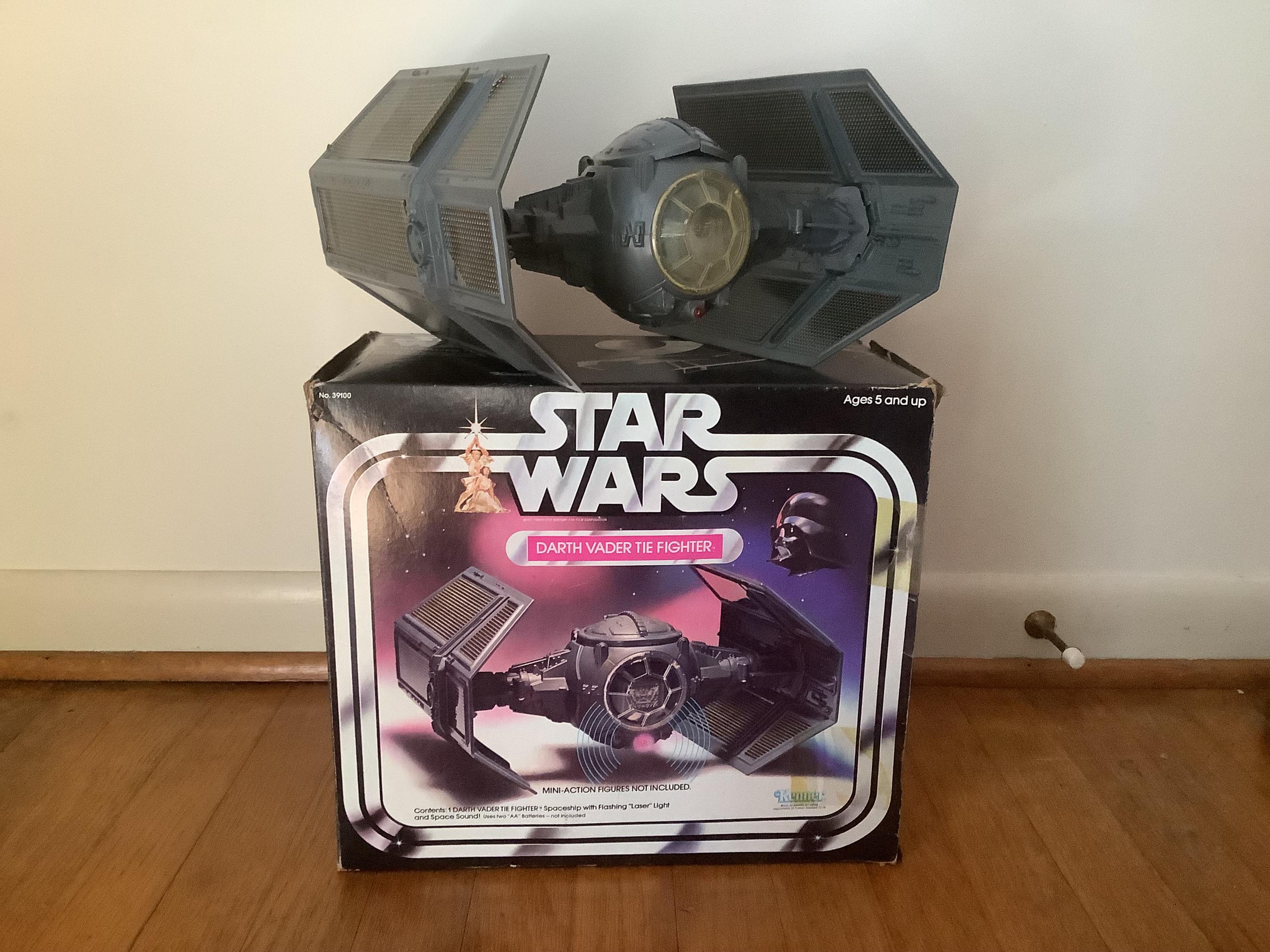 オールドケナー製　スターウォーズ　タイ　ファイター　1978年製 Star-Wars-IMPERIAL-TIE-FIGHTER