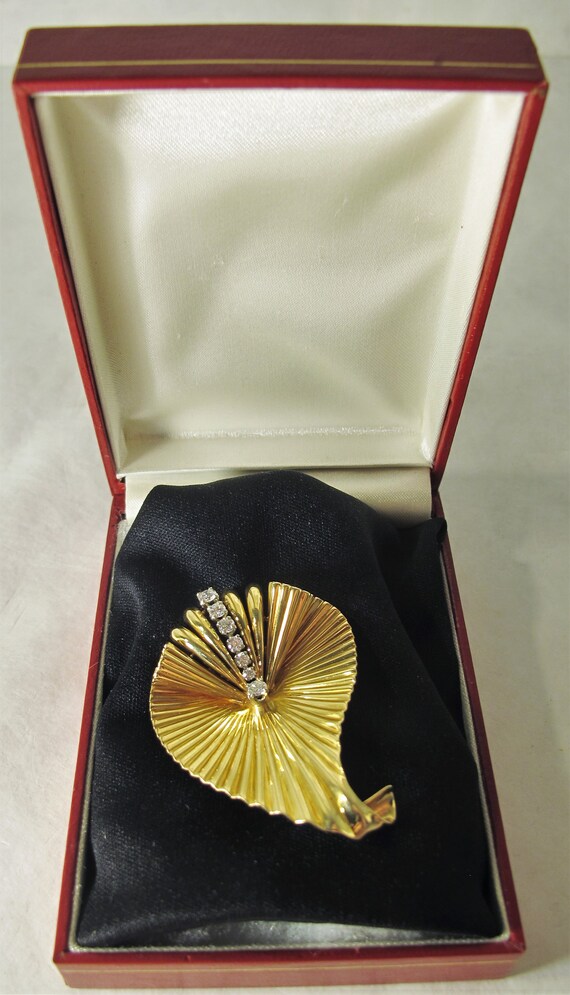 Cartier 14k gold, 1k diamond encrusted brooch. - image 3
