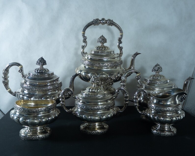 Reed & Barton Sterling Silver Repousse Tea/coffee Set With 7pc. 210