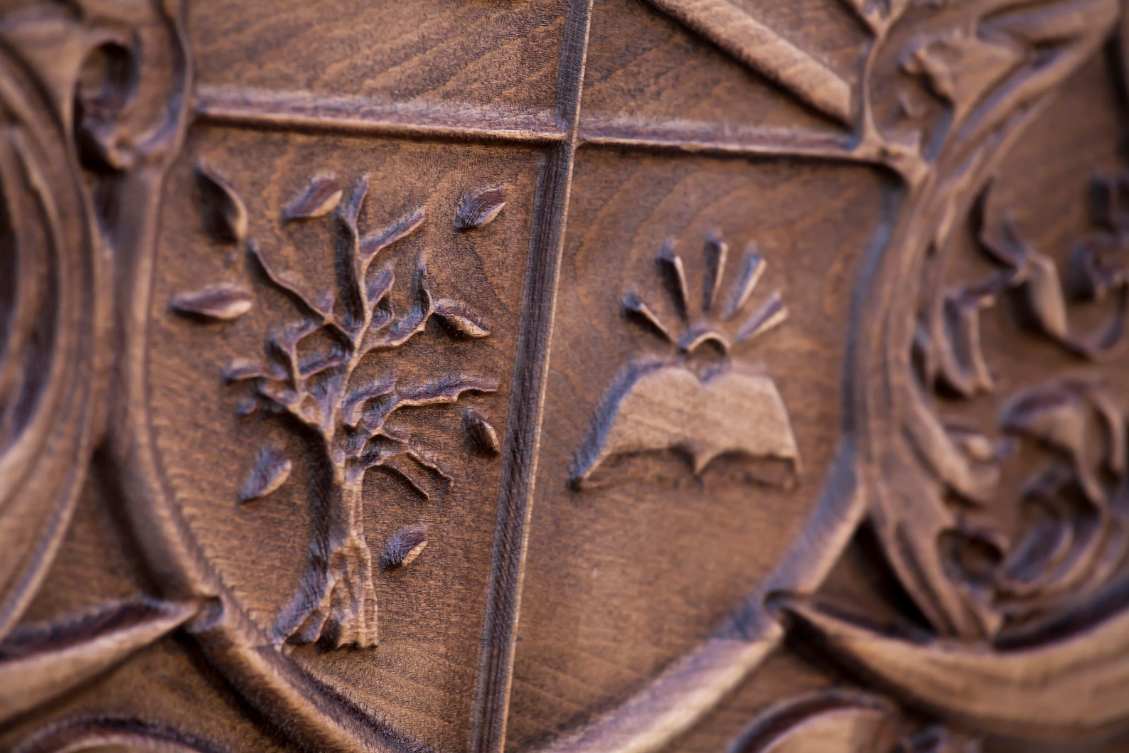 Extra Large Family Crest Woodcarving Custom Wood Coat of Arms - Etsy