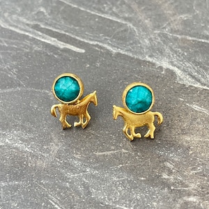 Smaragd Ohrringe mit Pferd, Ottoman Ohrringe, Messing vergoldet, Ottoman style, Edelstein Ohrringe, Geschenk für sie