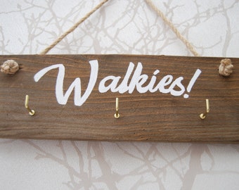 Percha para correa de perro/llavero Walkies de madera de palets recuperados con etiqueta(s) de regalo opcional(es)