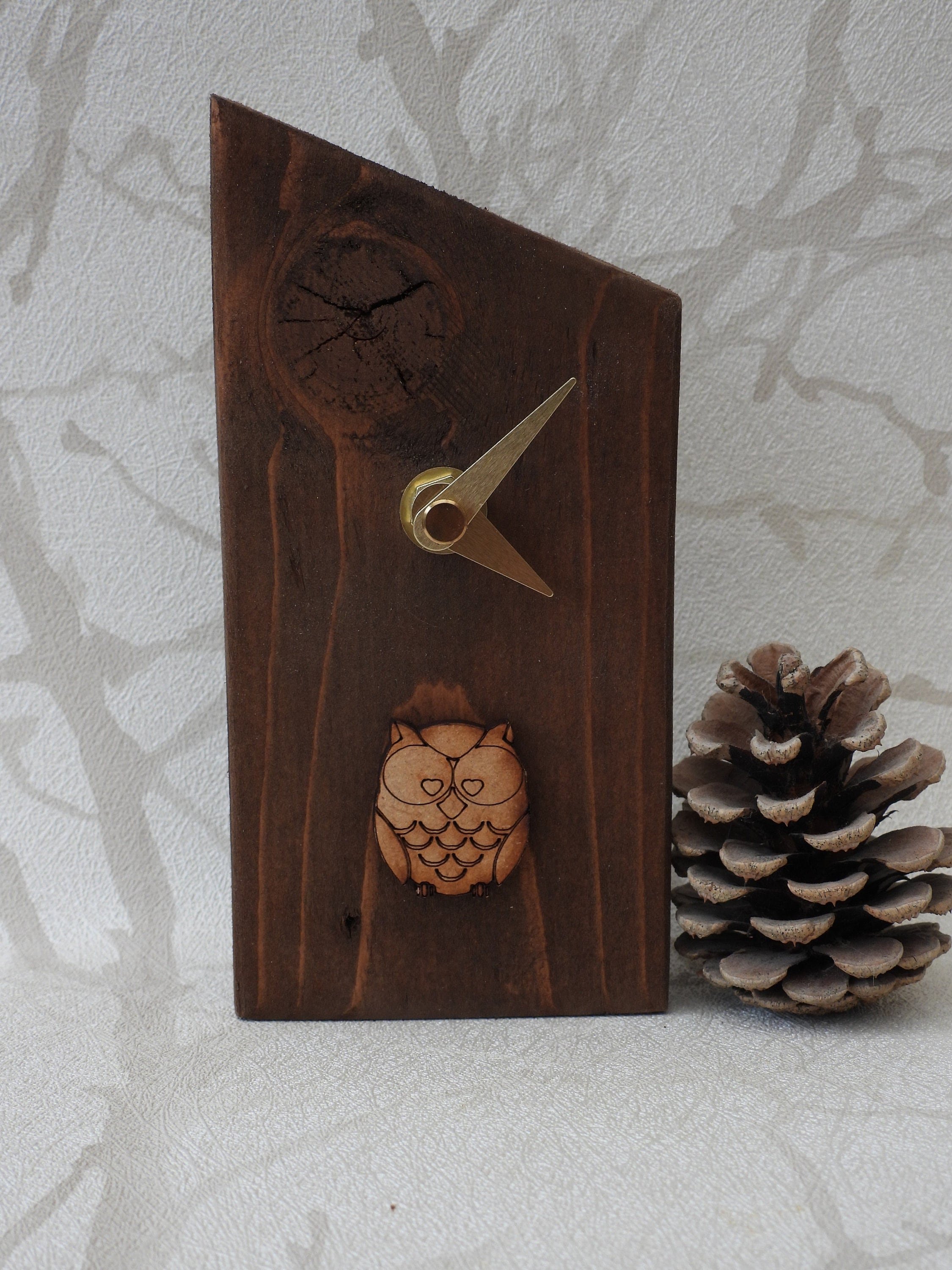 Reclaimed Pallet Wood Owl Clock Desk Top / Free Standing or Wall Hanging with Optional Gift Tag/s