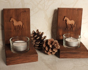 Portavelas votivo con forma de caballo de madera de palé recuperada con etiquetas de regalo opcionales