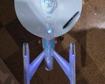 Star Trek Enterprise Refit 1:350 Scale Model – Lighted, Handbuilt with Aztec Decals