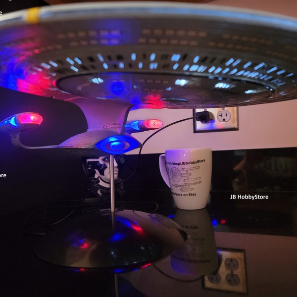 Star Trek: The Next Generation USS Enterprise NCC-1701-D 1/1400 Scale Set Prop Replica Model with lights built ready to display