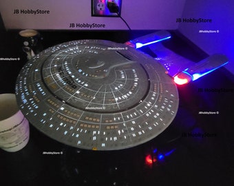 Star Trek USS Enterprise NCC-1701-D 1:1400 Scale Model Kit AMT #8793