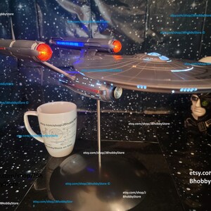 Authentic Star Trek  U.S.S. Enterprise Discovery  1:1000 Scale Set Prop Replica Model with lights built Ready to display