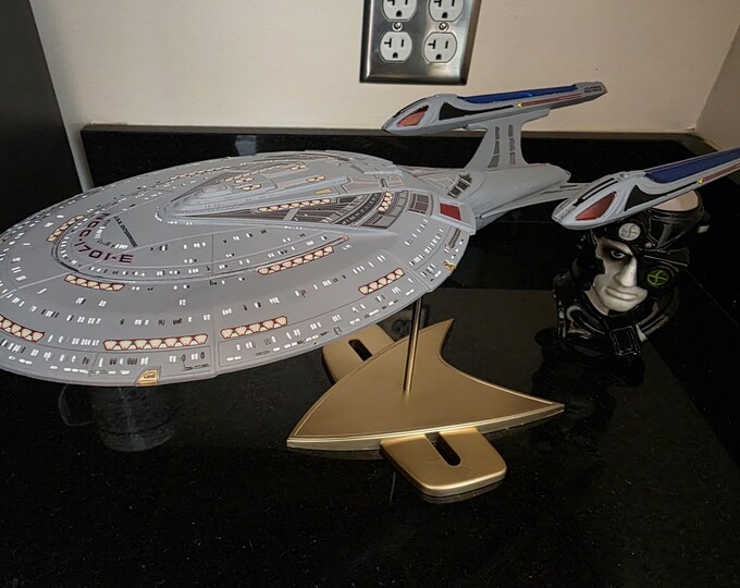 Handmade Star Trek USS Enterprise 1701E Model Prop Ship, Scale 1/1400 ...