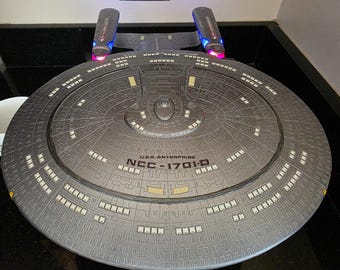 Star Trek USSEnterprise NCC-1701-D Replica: Original handgefertigt mit lizensiertem Bausatz im Maßstab 1:1400