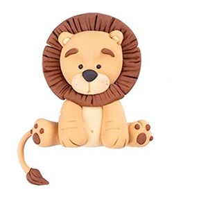 Puede incluir: Una figurita de le&oacute;n marr&oacute;n y beige con una melena marr&oacute;n. El le&oacute;n est&aacute; sentado con las piernas cruzadas y tiene una cola que se enrosca detr&aacute;s de &eacute;l.