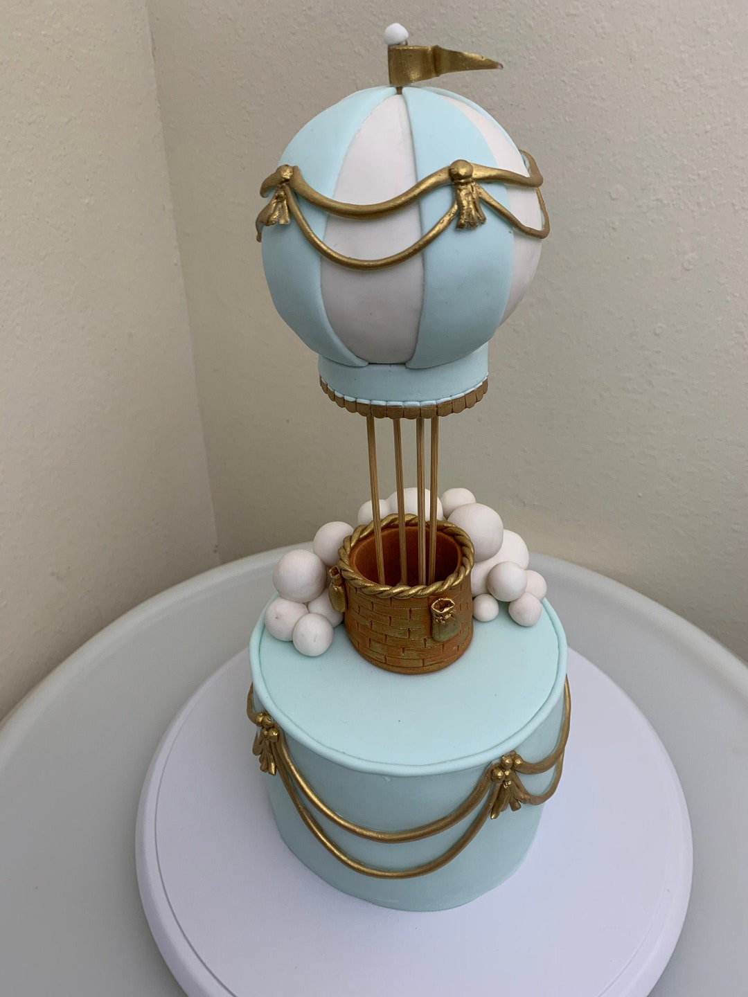 Hot Air Balloon Cake Topper, First Birthday Cake Decoration, Baby Fox,  Animal Hot Air Balloon, Fondant Keepsake Gift - Etsy Canada