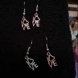 Orecchini d&#39;amore con fili nickel free