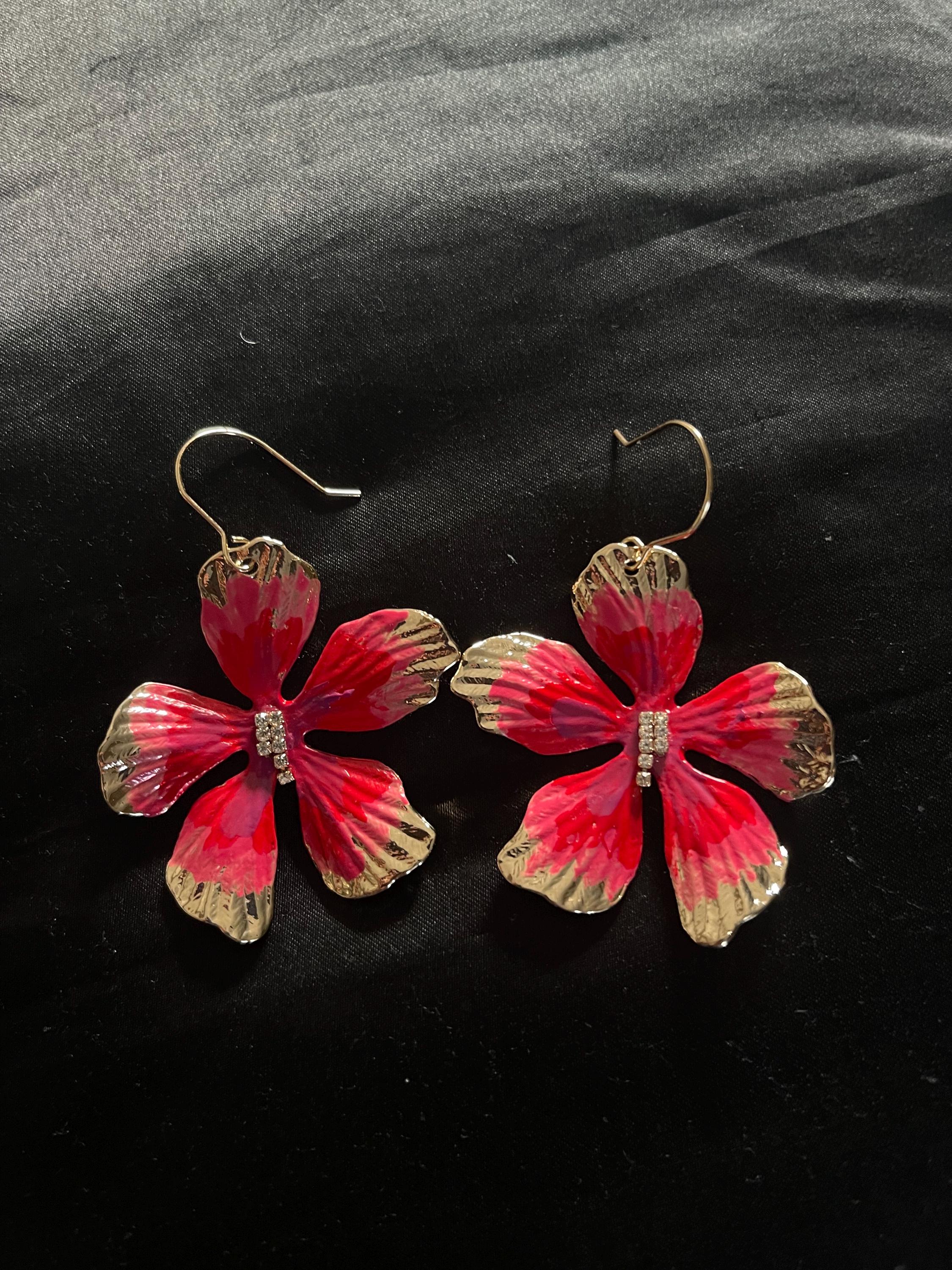 Boucles D'oreilles Pendantes Dorées En Spirale Avec Strass Et Rose Rouge - Fermoir Crochet