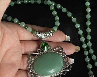 Long Aventurine And Crystal Necklace with Oval Jade Pendant, Green Gemstone Collar Necklace, Semiprecious Stone Jewelry, Statement Jewelry