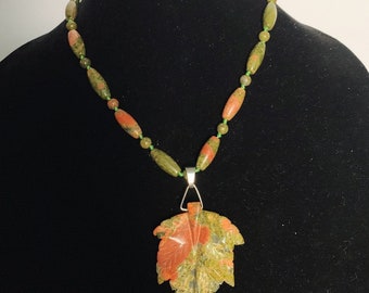 Handmade Unakite Leaf Pendant Necklace, Beaded Necklace, Women's Jewelry