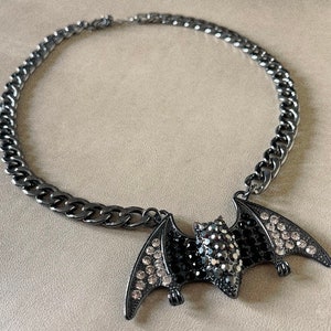 Smoke Gray Thick Chain Necklace with Crystal Bat Pendant, Statement Necklace, Fashion Necklace, Collar Necklace, Halloween Jewelry, Gift