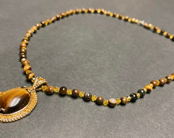 Long Tiger's Eye Beaded Necklace with Oval Pendant, Gemstone, Handmade Jewelry for Women, Brown, Statement Jewelry, Bohemian, Collar, Gift