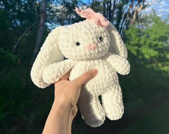 Conejito de peluche con lazo, amigurumi de ganchillo, conejo blanco suave y blandito, ideal para niños y adultos. Regalo hecho a mano.