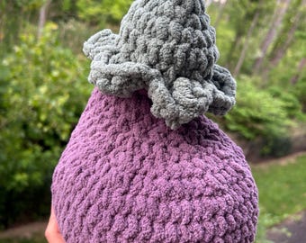 Almohada de ganchillo con forma de berenjena, peluche amigurumi, suave y esponjoso, de color morado y verde, ideal para el jardín de verduras.