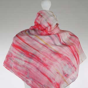 Vierkante zijden sjaal, rood witte sjaal, rode zijden sjaal, witte sjaal, hand geverfde sjaal, zijden sjaal, handgemaakte sjaal, valentijnscadeau, cadeau voor haar