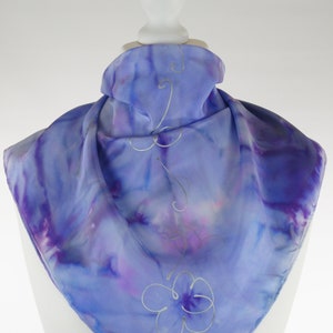Foulard carré en soie, foulard teint à la main, foulard violet, foulard blanc, foulard en soie fait à la main, bandeau, bande à main, foulard rectangulaire, cadeau pour elle