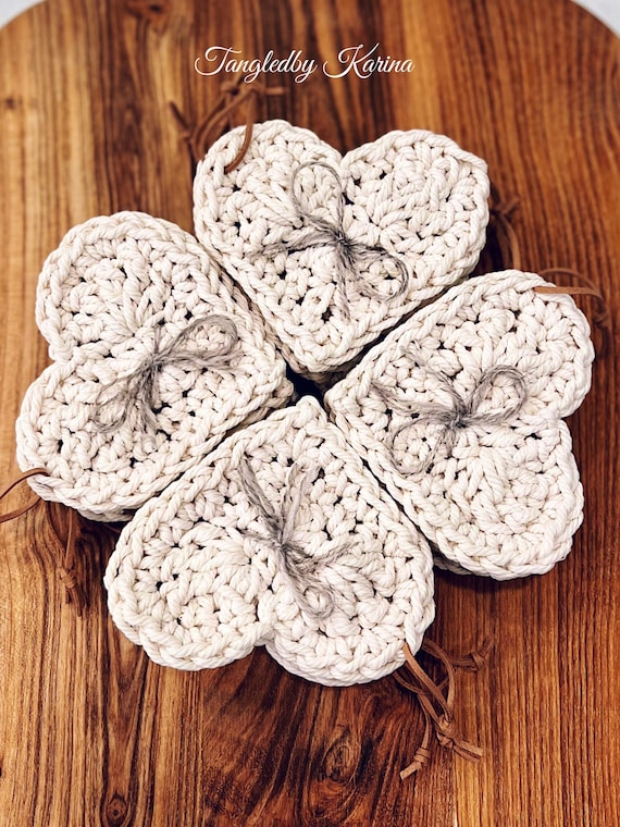 Set Di 4 Sottobicchieri A Cuore In Legno Shabby Chic Con Porta Sottobicchieri In Ferro - Regalo Fai Da Te - 2